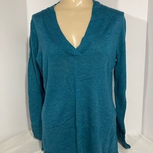 Teal Long Sleeve V-Neck Top
Item # TSsw10